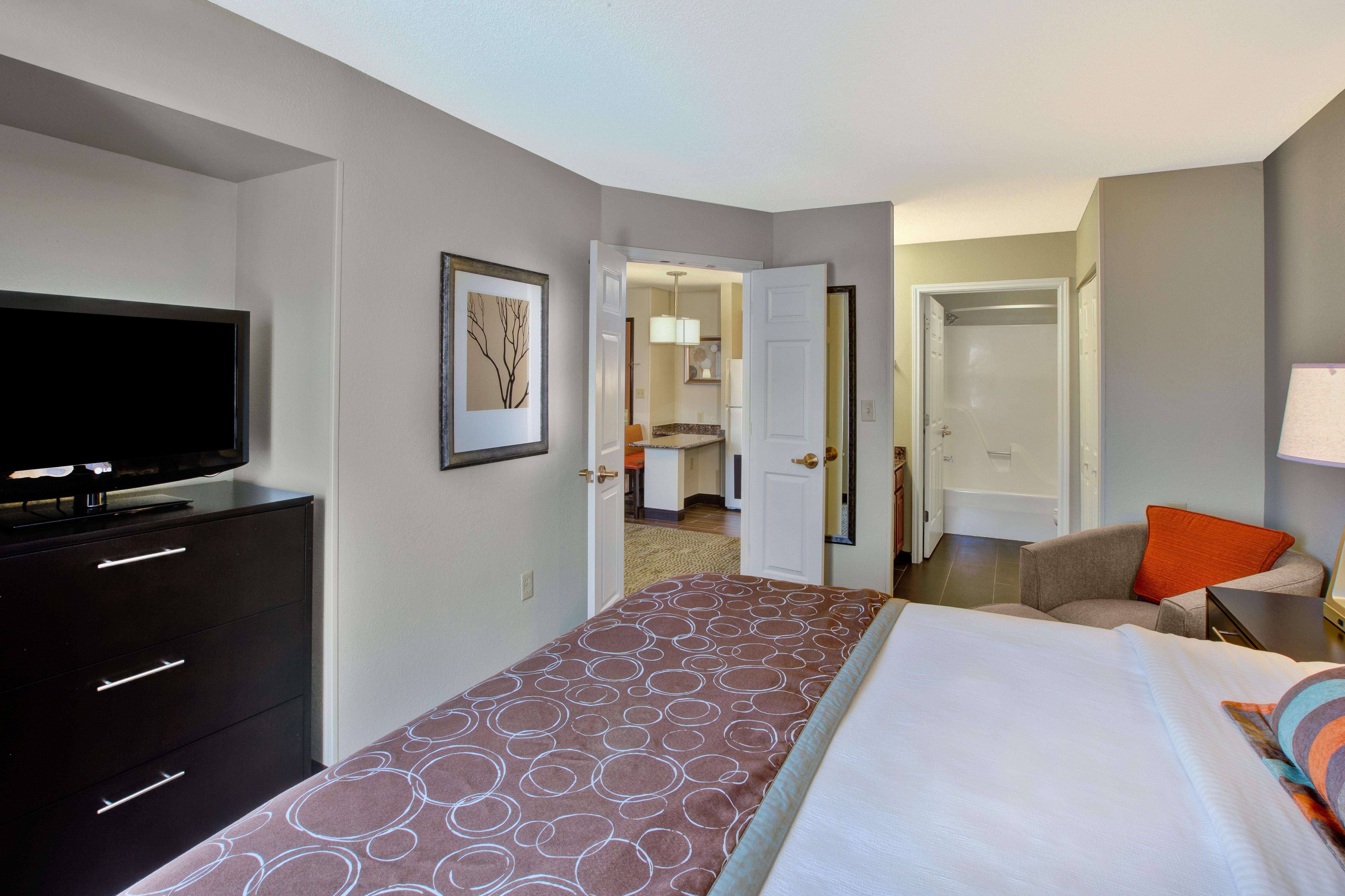 Staybridge Suites Louisville - East By Ihg Extérieur photo