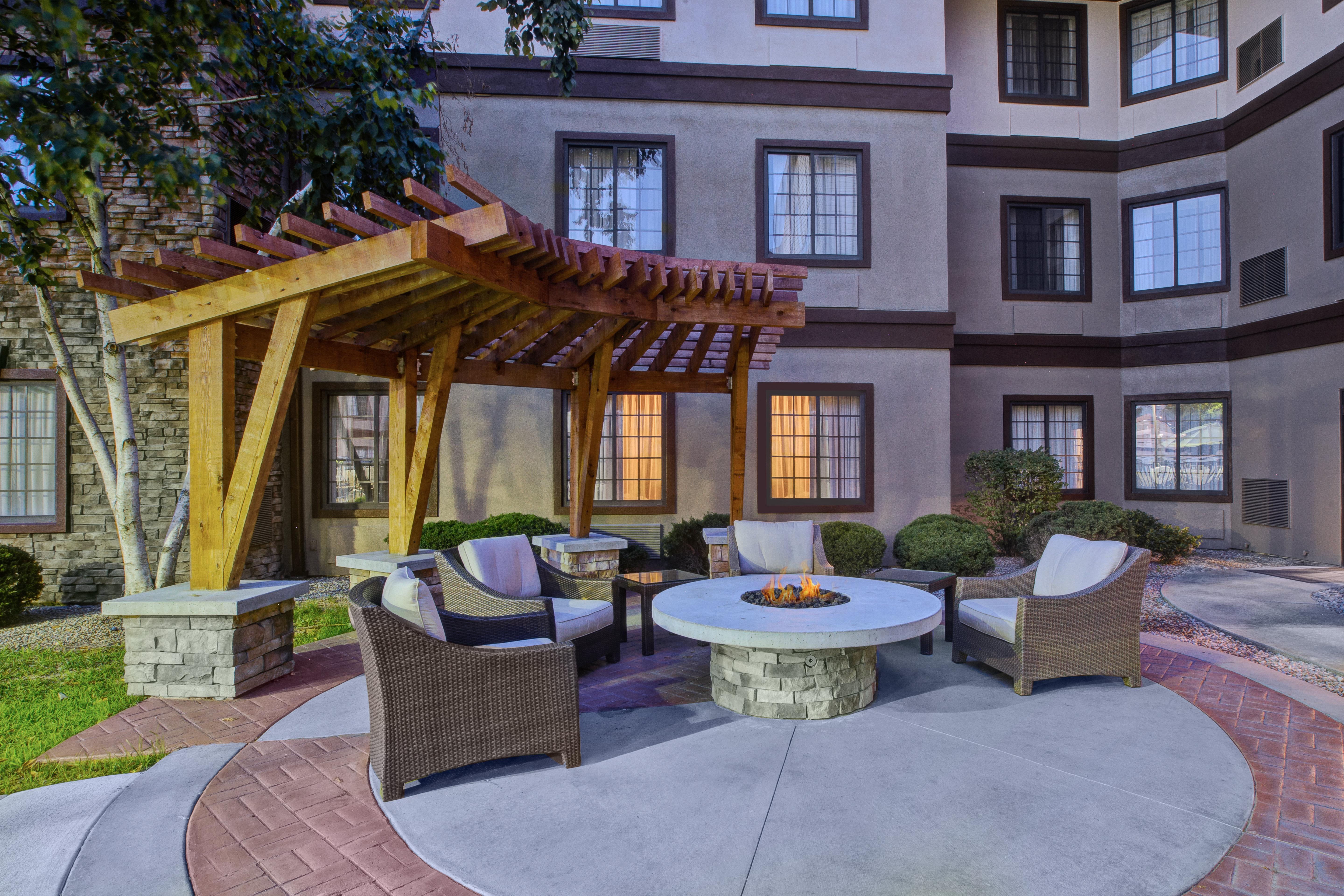Staybridge Suites Louisville - East By Ihg Extérieur photo