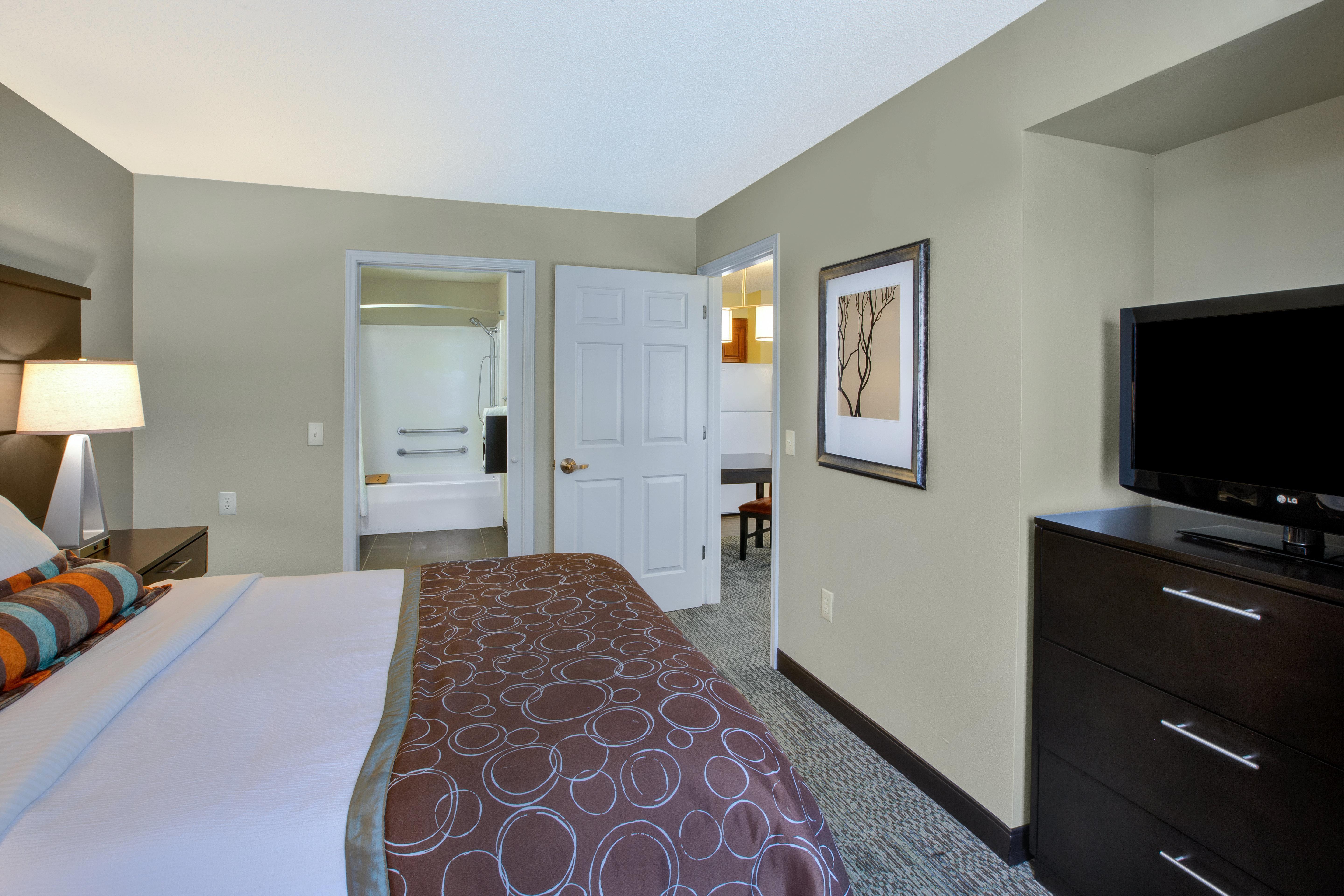 Staybridge Suites Louisville - East By Ihg Extérieur photo