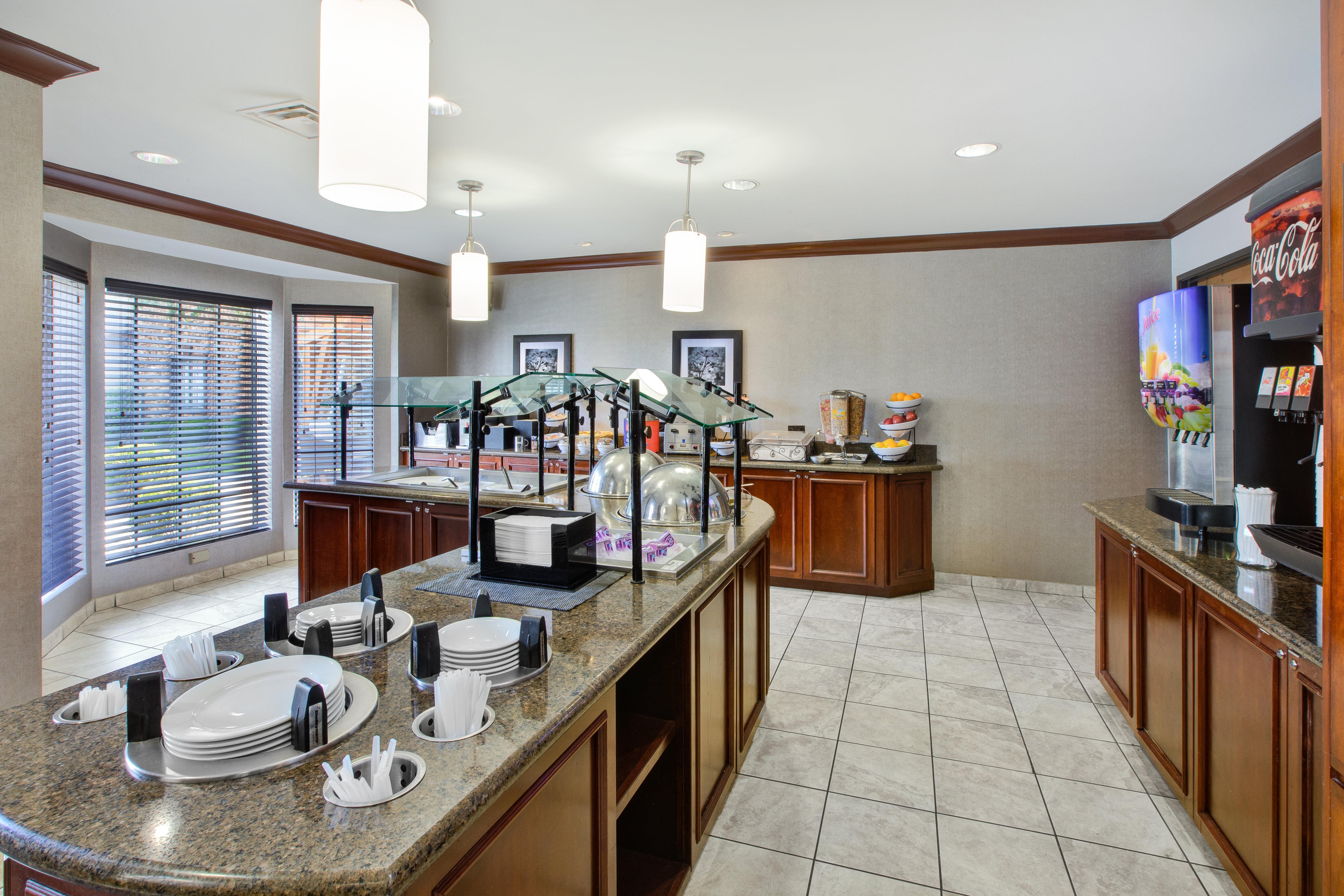 Staybridge Suites Louisville - East By Ihg Extérieur photo
