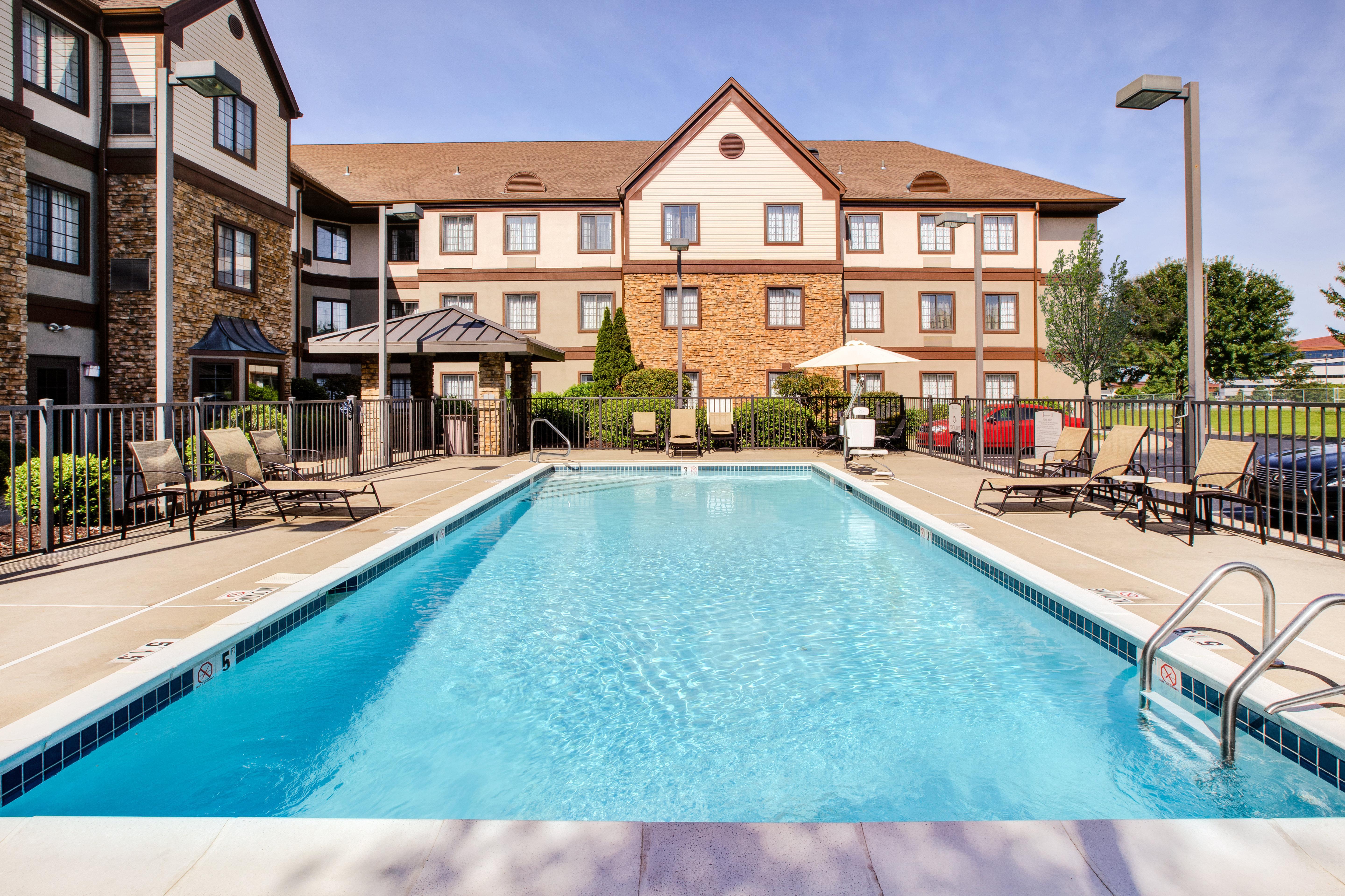 Staybridge Suites Louisville - East By Ihg Extérieur photo