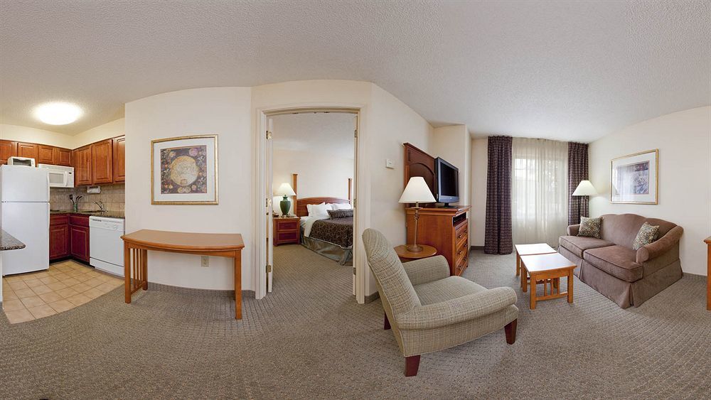 Staybridge Suites Louisville - East By Ihg Extérieur photo